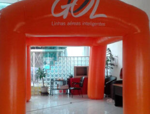 Pórtico inflável personalizado da Gol Linhas Aéreas